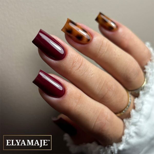 Elya-Maje-Master-Color-71-Addict-Vernis-Semi-Permanent