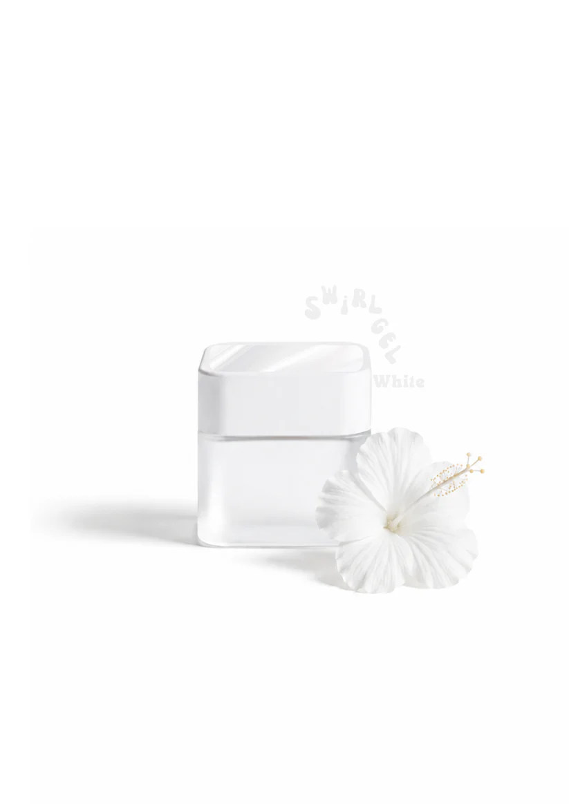 Swirl 3D White L'Atelier Nail Product