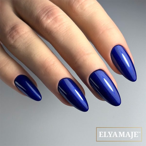 Vernis-Semi-Permanent-Elya-Maje-Master-Color-152-Taken