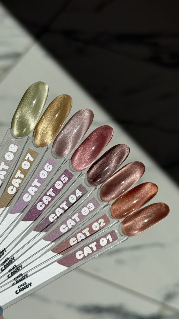 cat-eyes-vernis-semi-permanent-effet-velours-soie-chez-candy